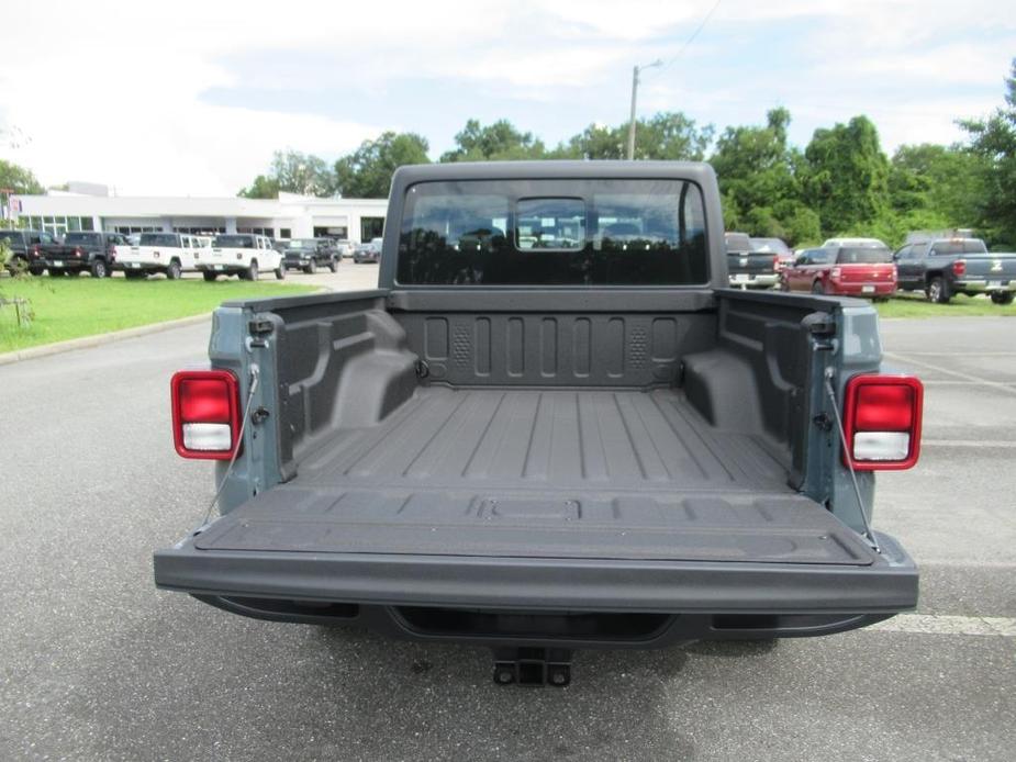 new 2024 Jeep Gladiator car, priced at $42,695