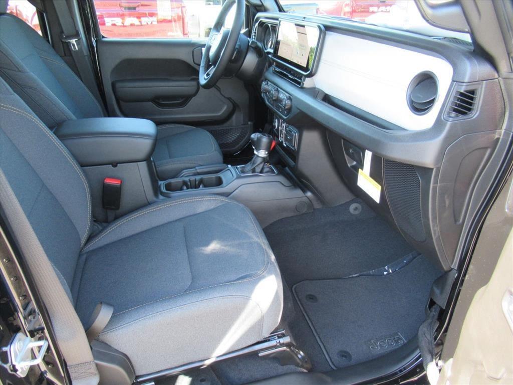new 2025 Jeep Gladiator car, priced at $42,198