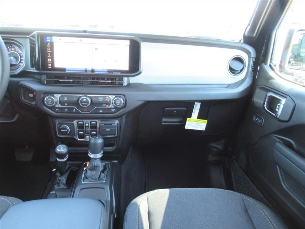 new 2025 Jeep Gladiator car, priced at $42,198