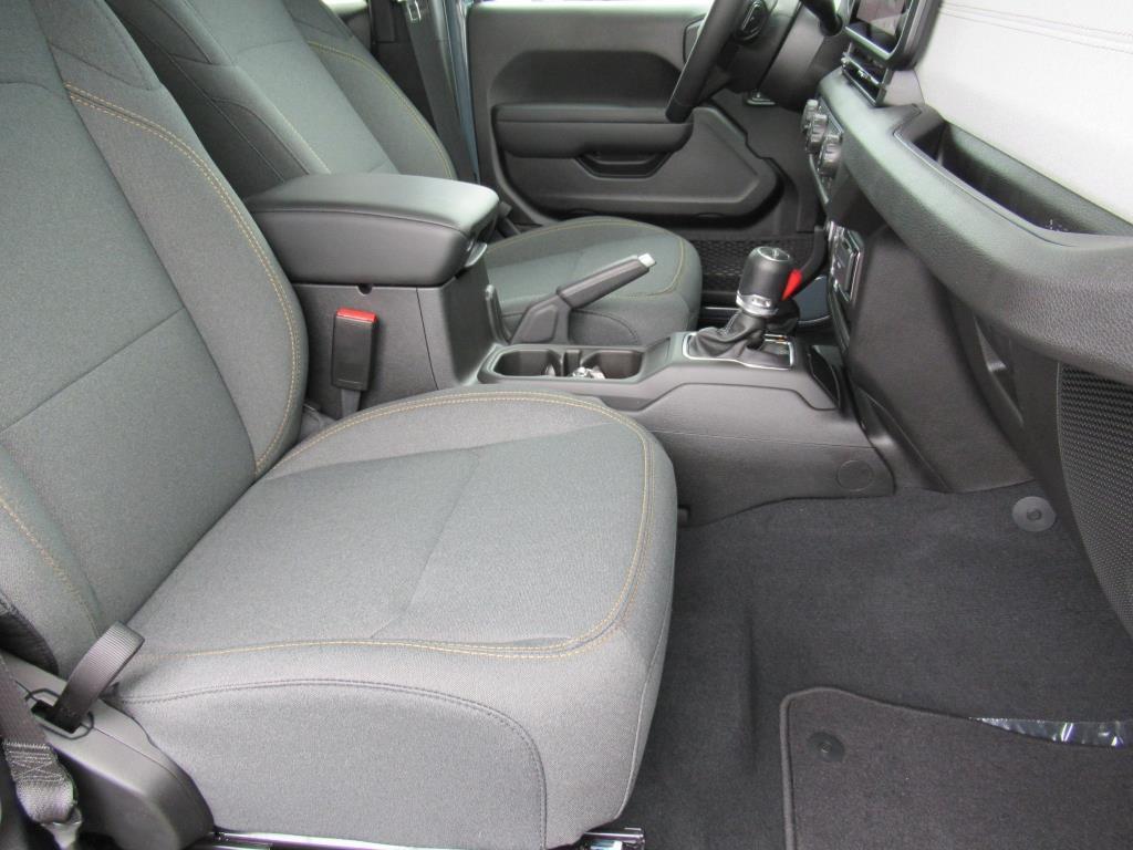 new 2025 Jeep Gladiator car, priced at $42,573