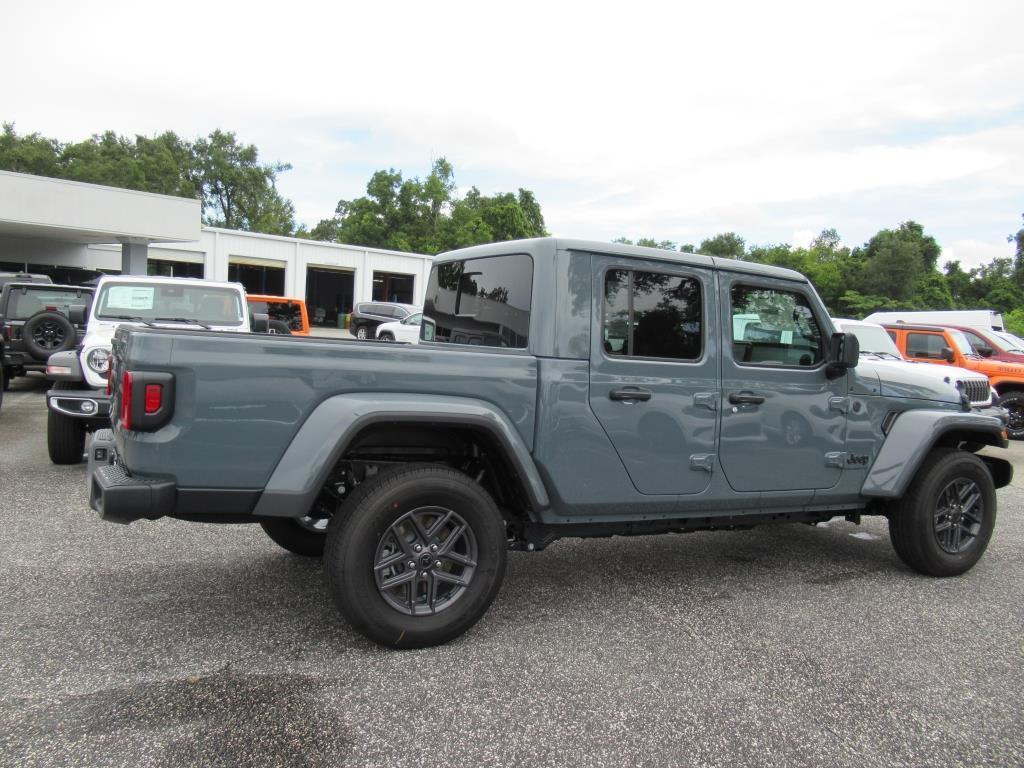 new 2025 Jeep Gladiator car, priced at $42,573
