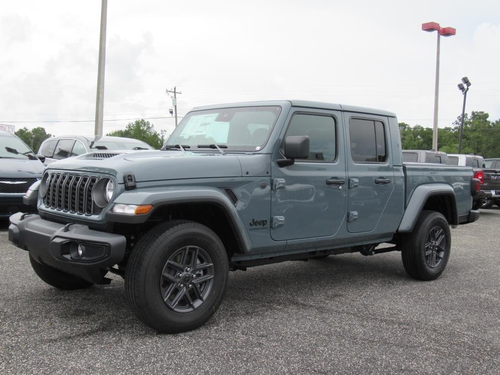 new 2025 Jeep Gladiator car, priced at $42,573
