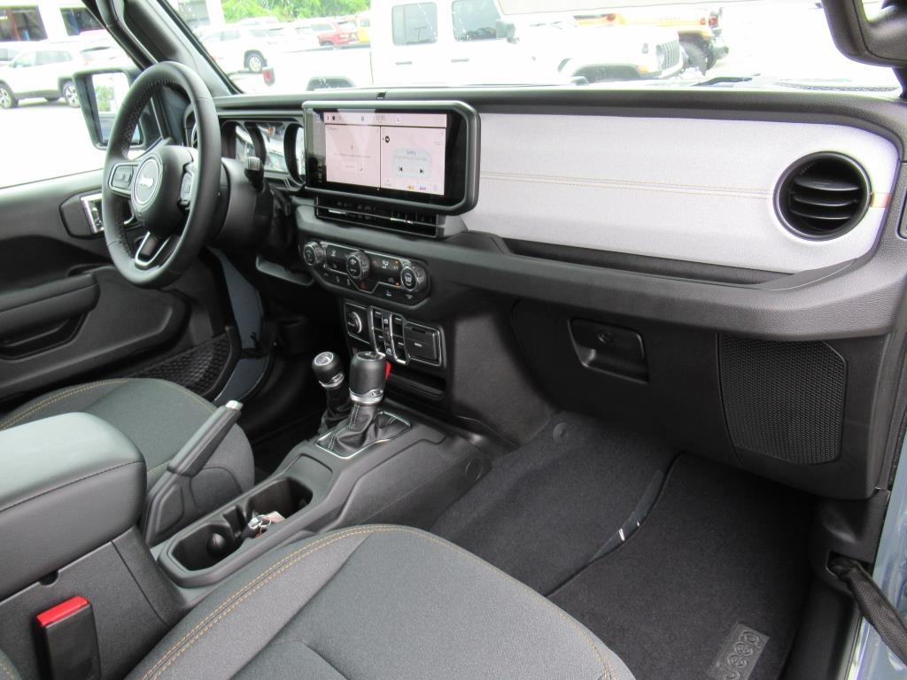 new 2025 Jeep Gladiator car, priced at $42,573