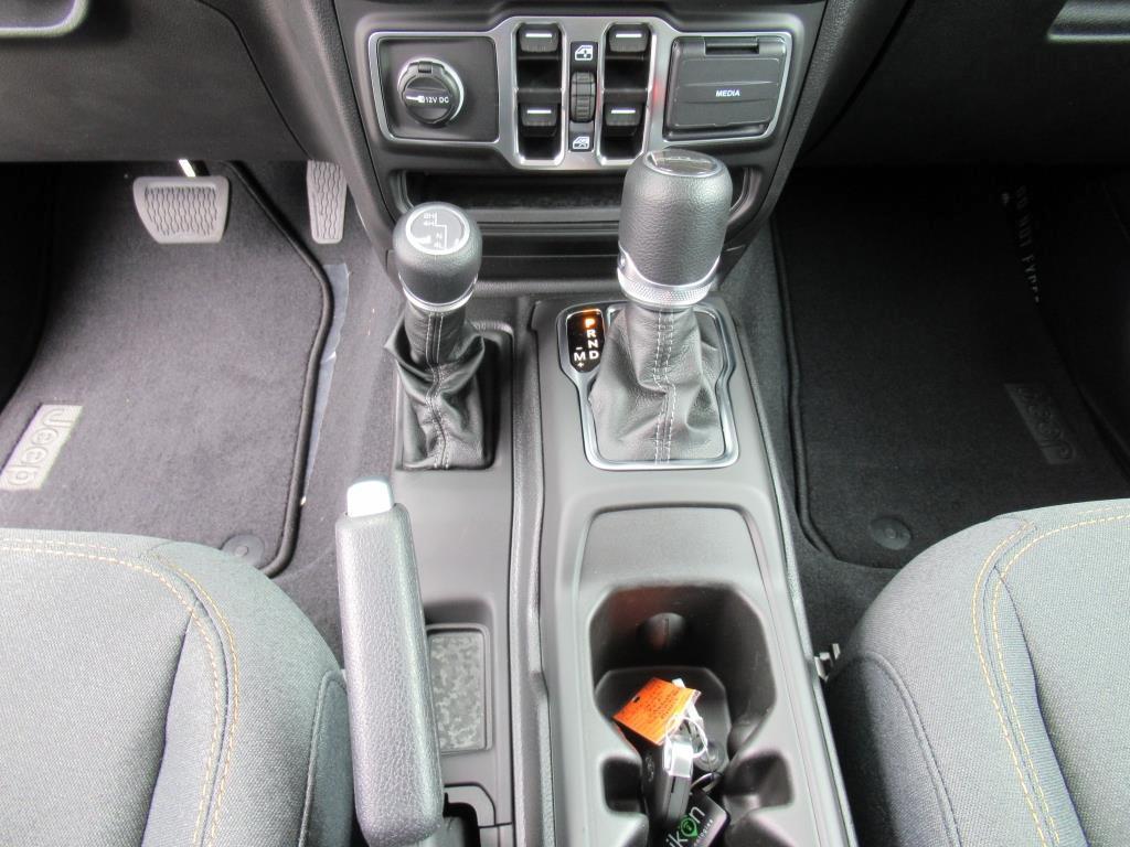 new 2025 Jeep Gladiator car, priced at $42,573