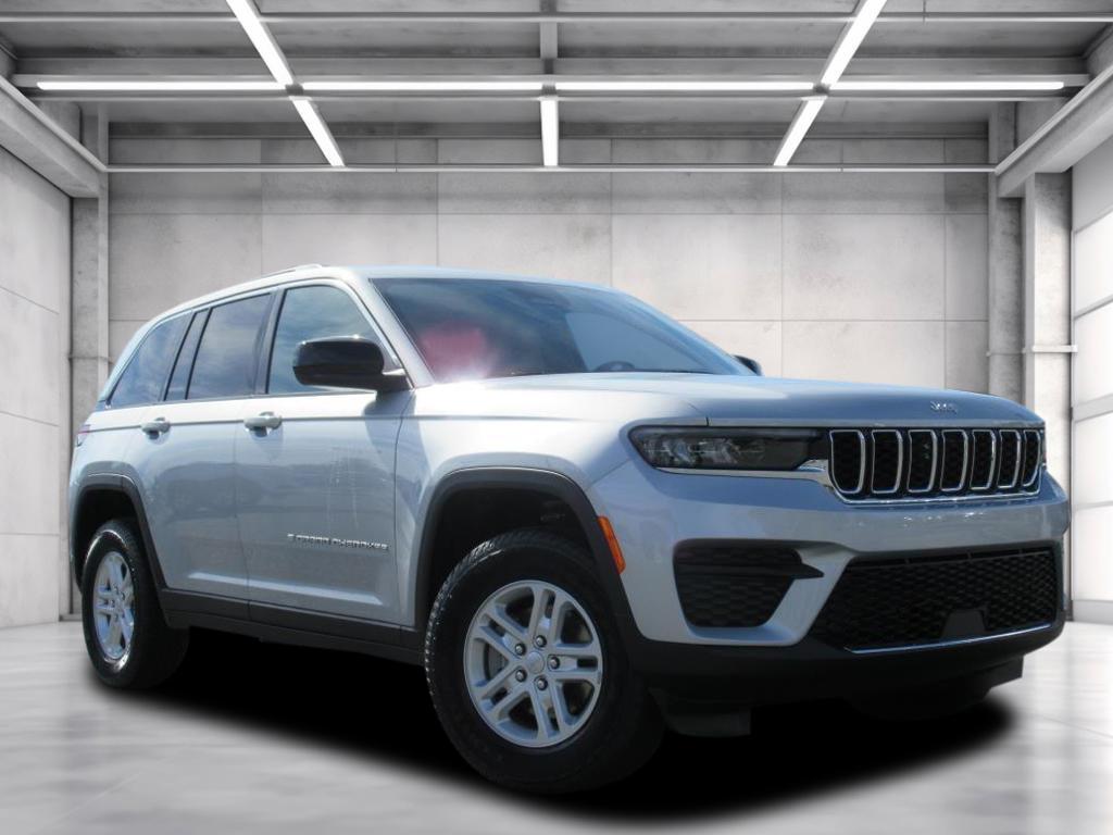 new 2025 Jeep Grand Cherokee car, priced at $37,965