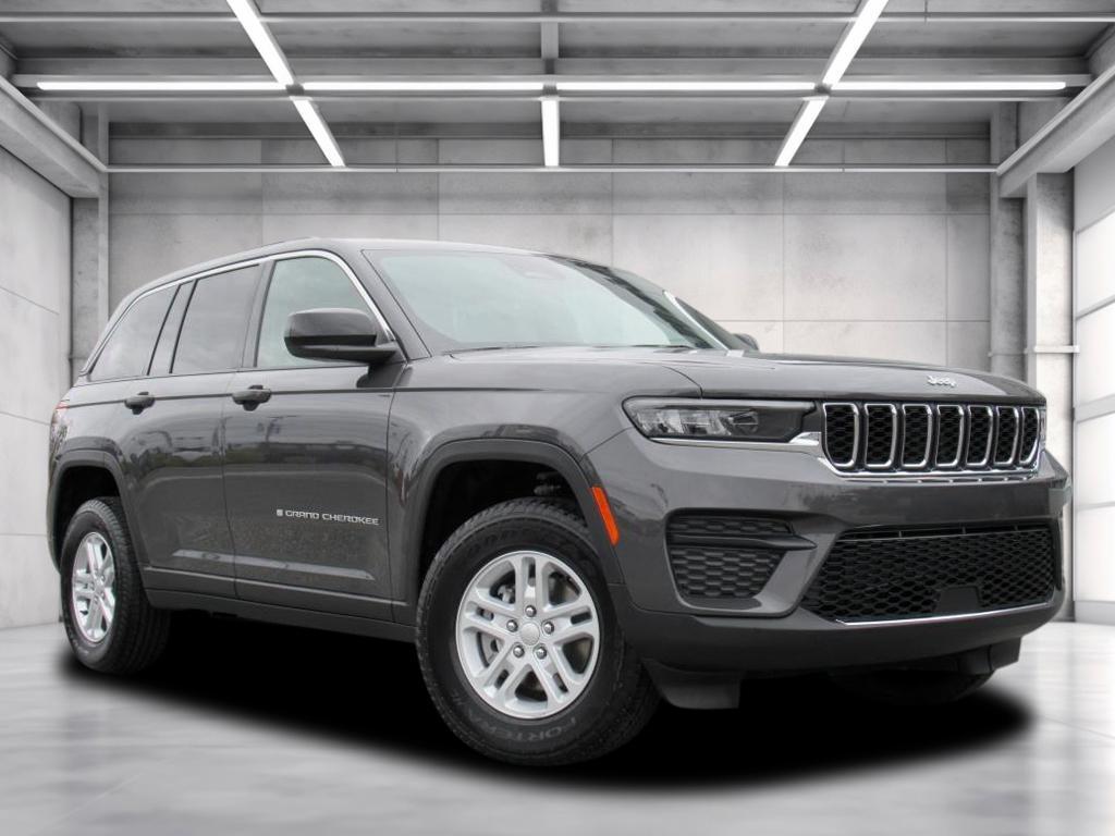 new 2025 Jeep Grand Cherokee car, priced at $35,215