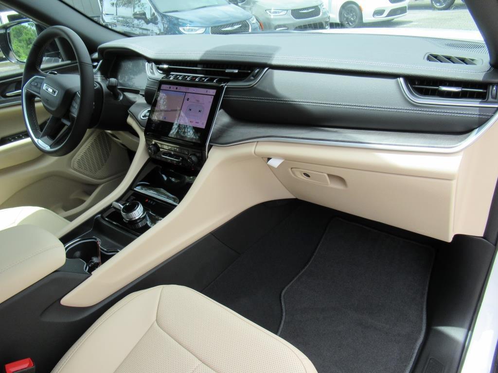 new 2025 Jeep Grand Cherokee car, priced at $47,221