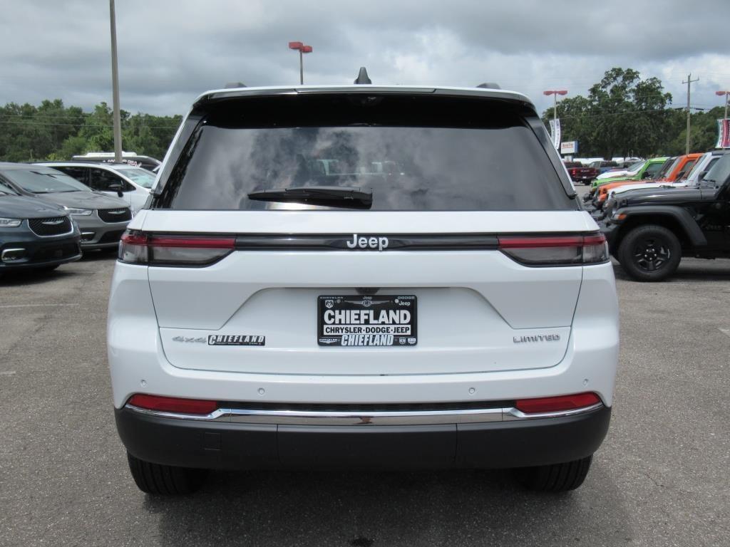 new 2025 Jeep Grand Cherokee car, priced at $47,221
