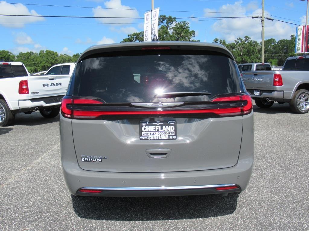 new 2025 Chrysler Pacifica car, priced at $41,871