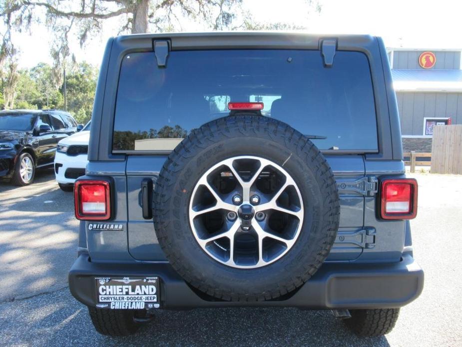 new 2025 Jeep Wrangler car, priced at $41,670