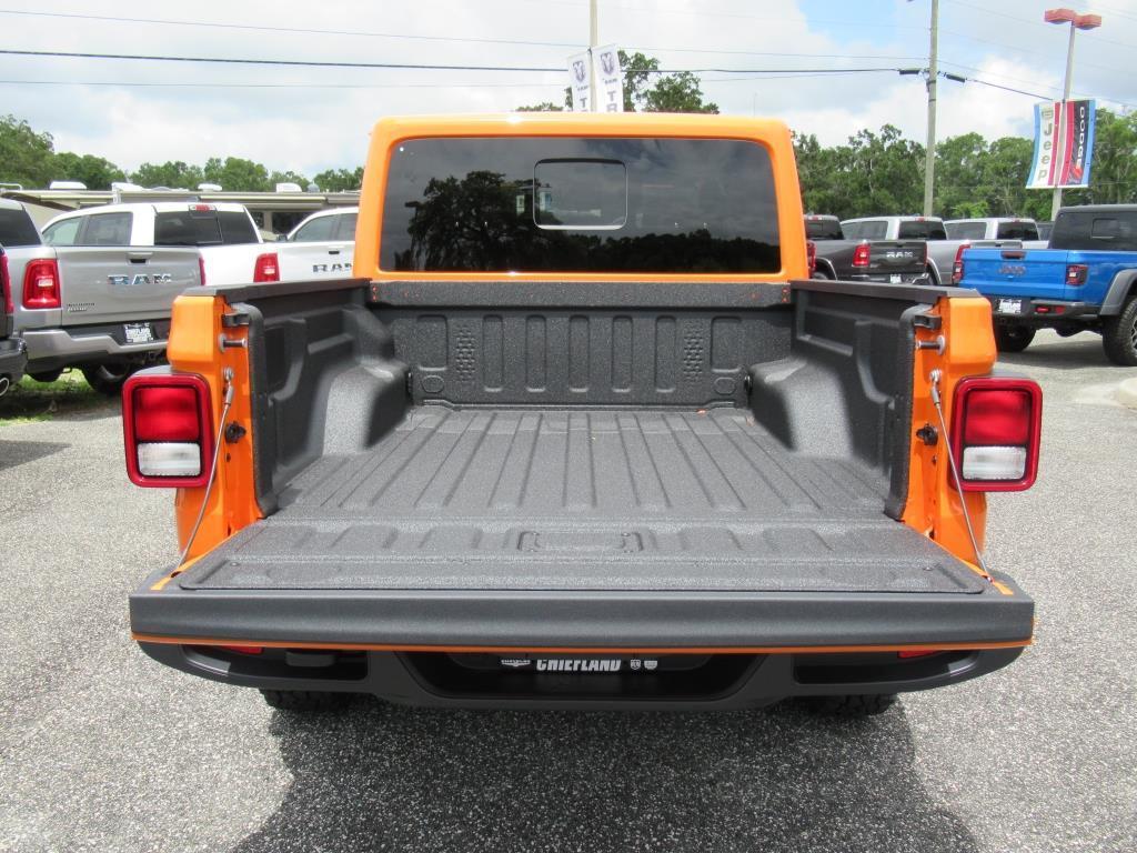 new 2025 Jeep Gladiator car, priced at $45,012