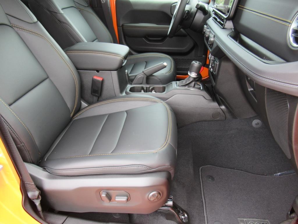 new 2025 Jeep Gladiator car, priced at $45,012