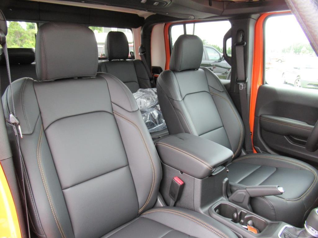 new 2025 Jeep Gladiator car, priced at $45,012