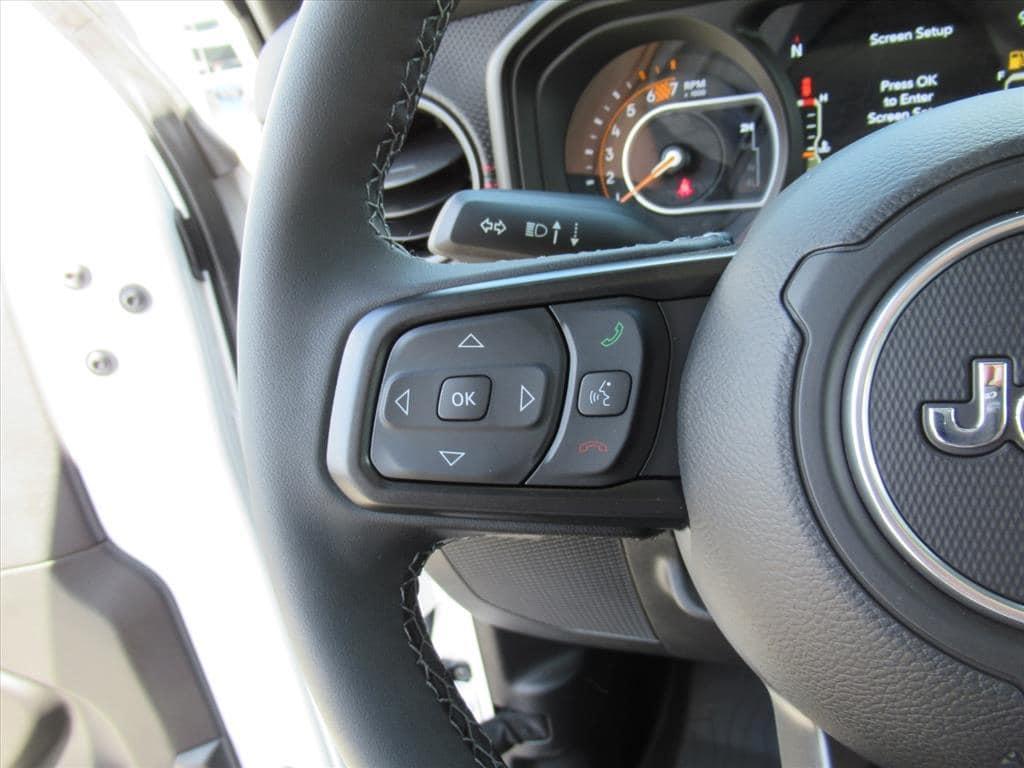 new 2025 Jeep Wrangler car, priced at $57,914