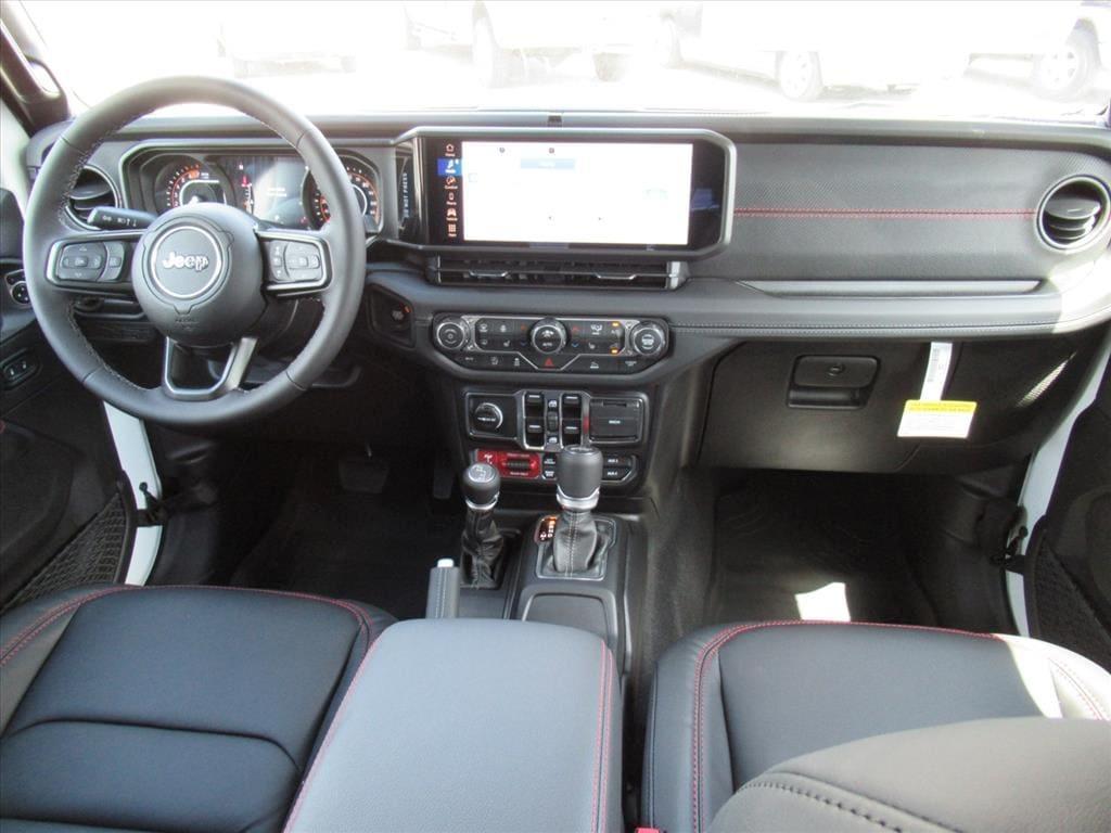 new 2025 Jeep Wrangler car, priced at $57,914
