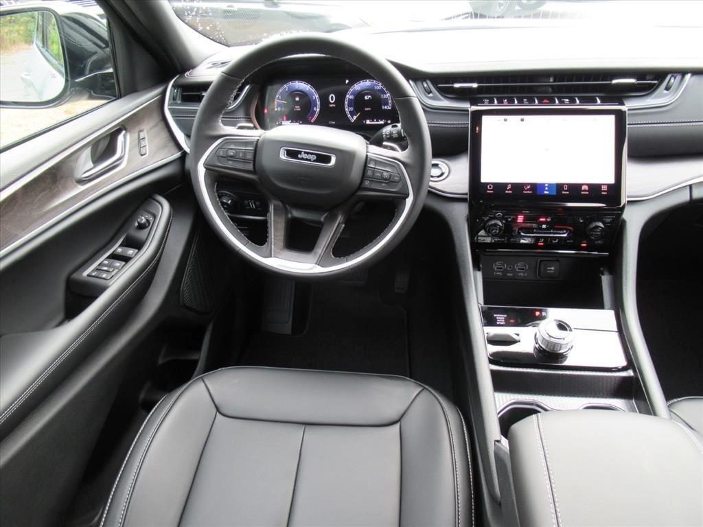 new 2025 Jeep Grand Cherokee L car, priced at $43,303