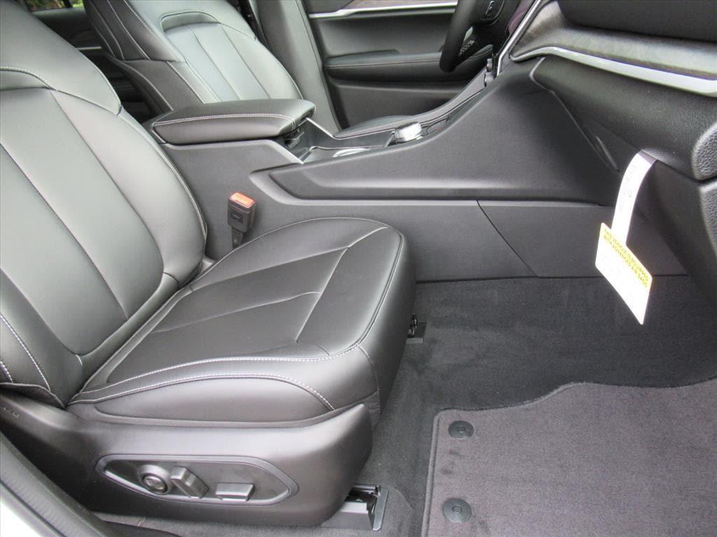 new 2025 Jeep Grand Cherokee L car, priced at $43,303