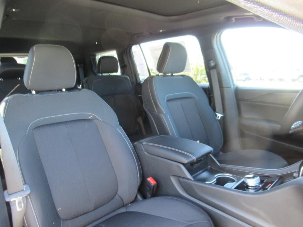 new 2025 Jeep Grand Cherokee L car, priced at $40,830