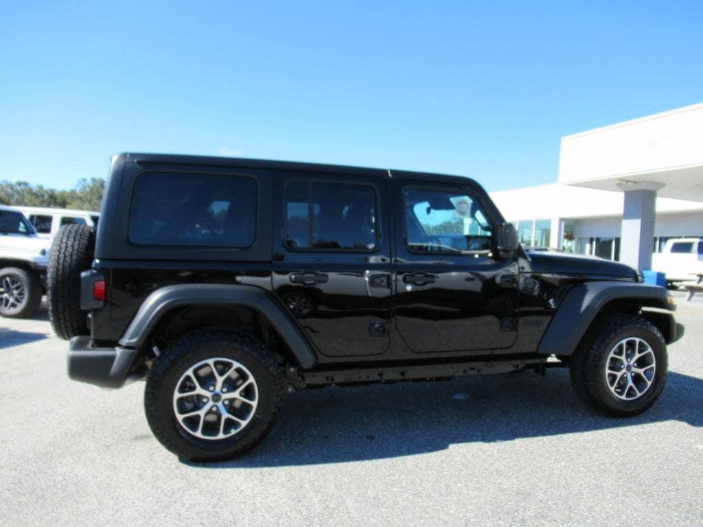 new 2025 Jeep Wrangler car, priced at $44,170