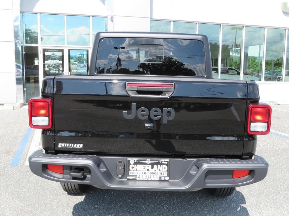 new 2024 Jeep Gladiator car, priced at $41,085