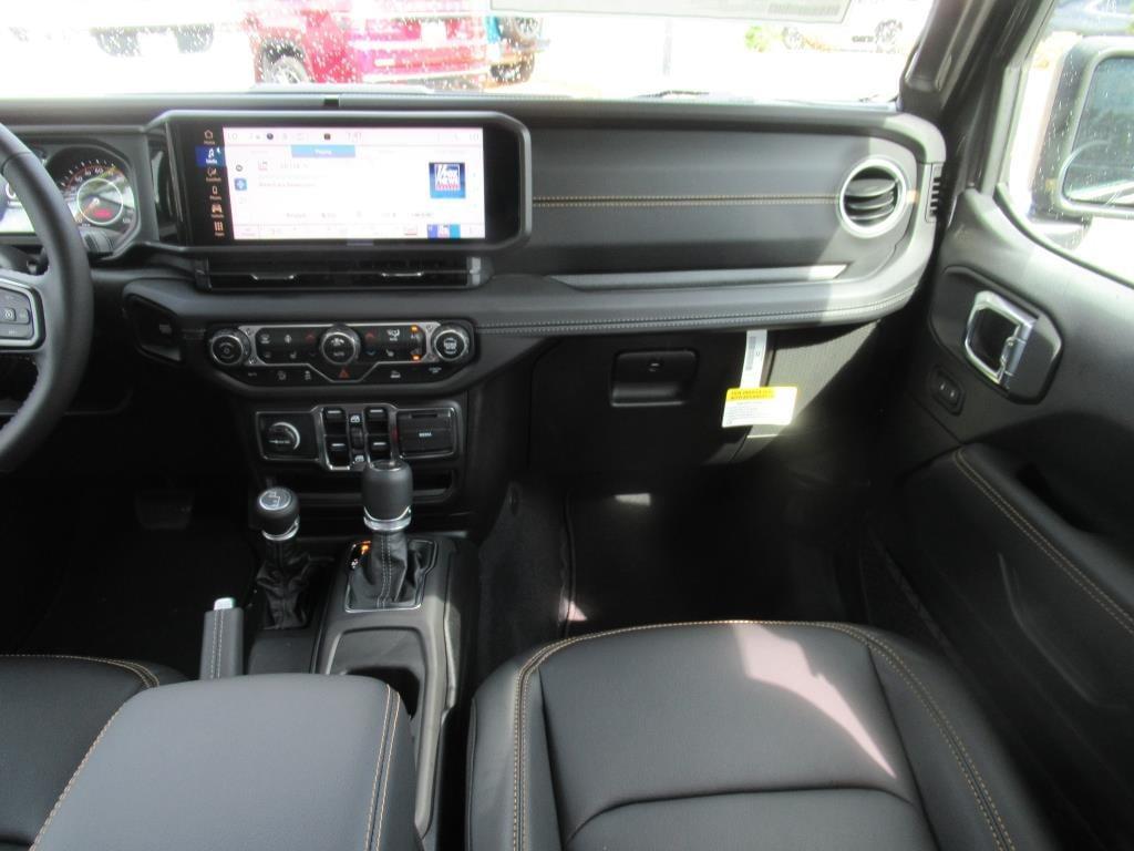 new 2025 Jeep Gladiator car, priced at $44,712