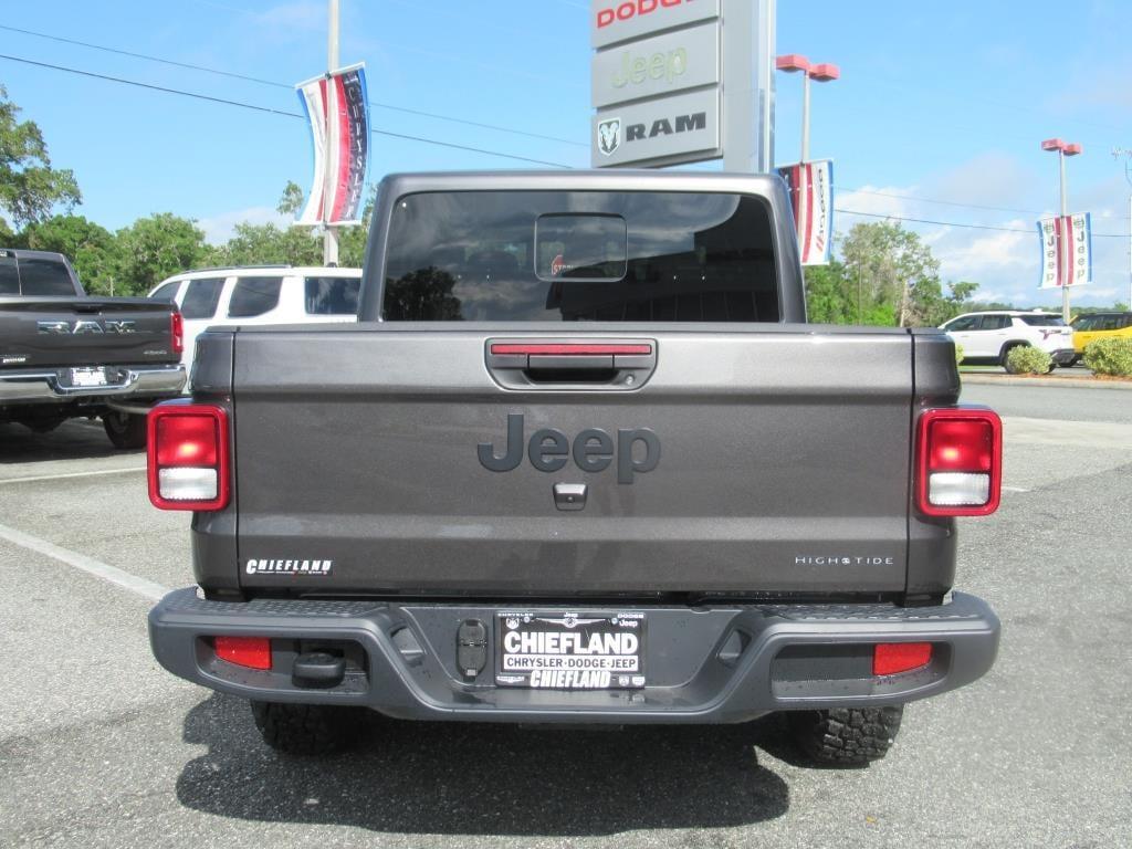new 2025 Jeep Gladiator car, priced at $44,712