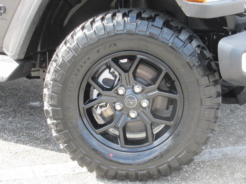 new 2025 Jeep Gladiator car, priced at $44,712