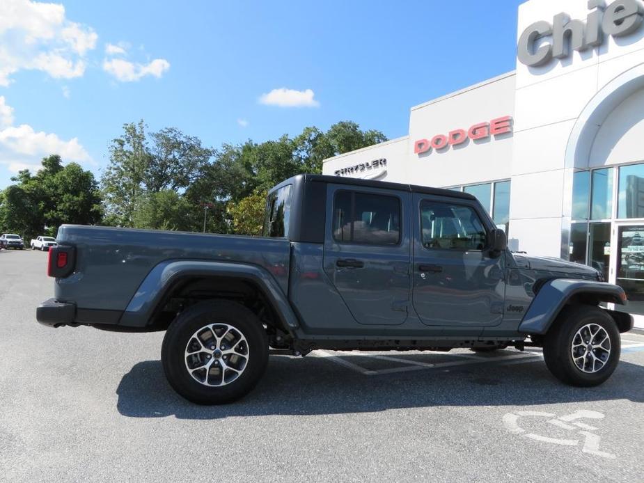 new 2024 Jeep Gladiator car, priced at $46,150