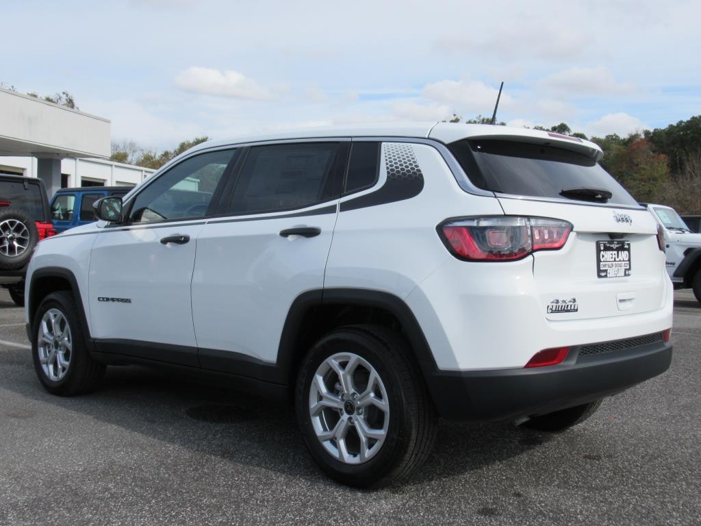 new 2025 Jeep Compass car, priced at $25,990