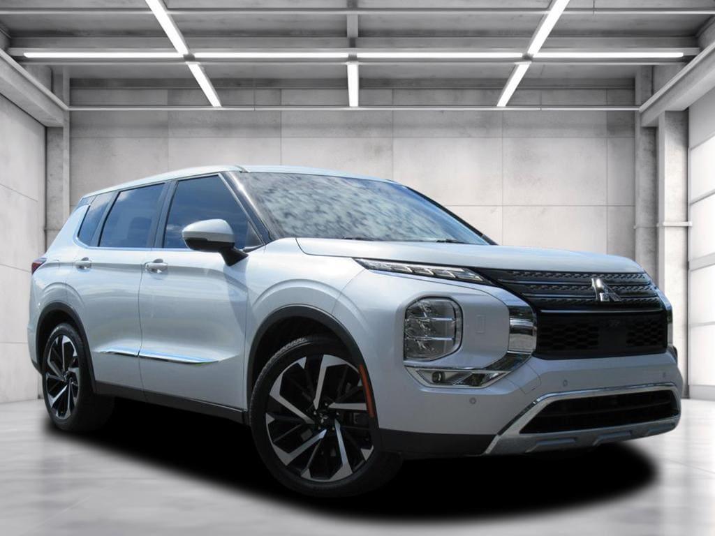 used 2022 Mitsubishi Outlander car, priced at $19,900
