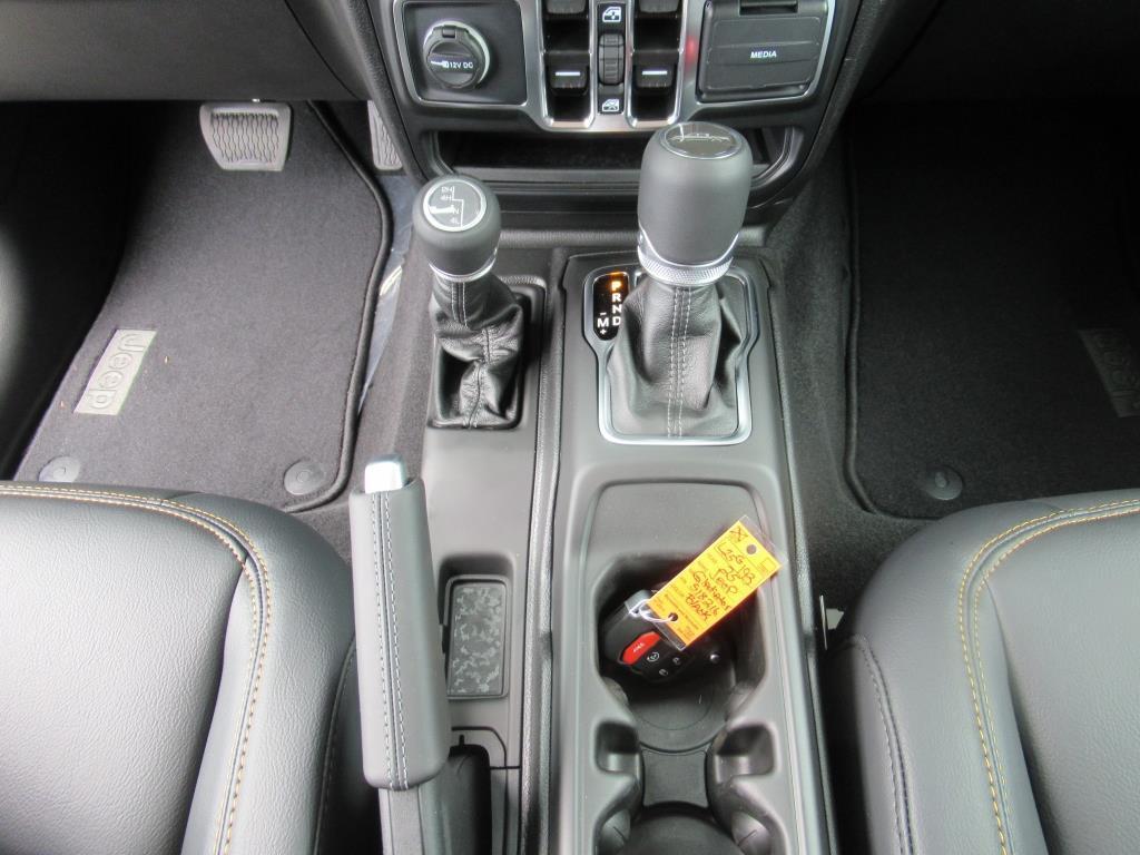 new 2025 Jeep Gladiator car, priced at $40,359