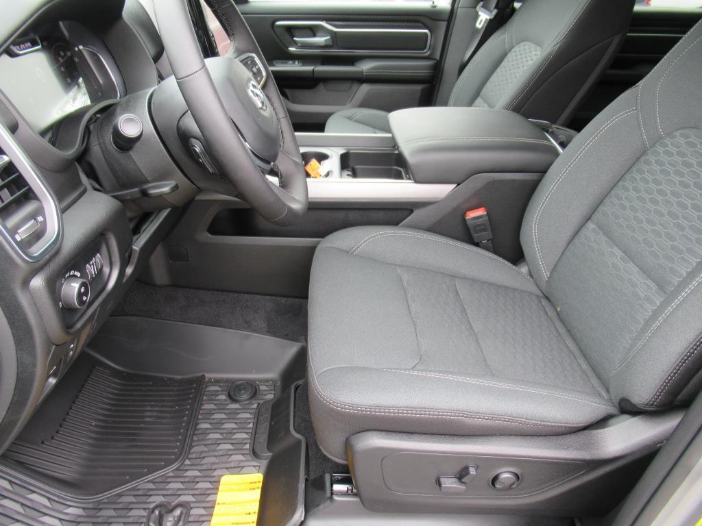 new 2025 Ram 1500 car, priced at $47,987