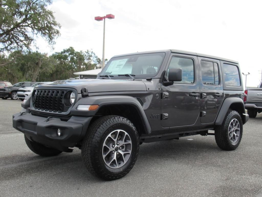 new 2025 Jeep Wrangler car, priced at $41,670