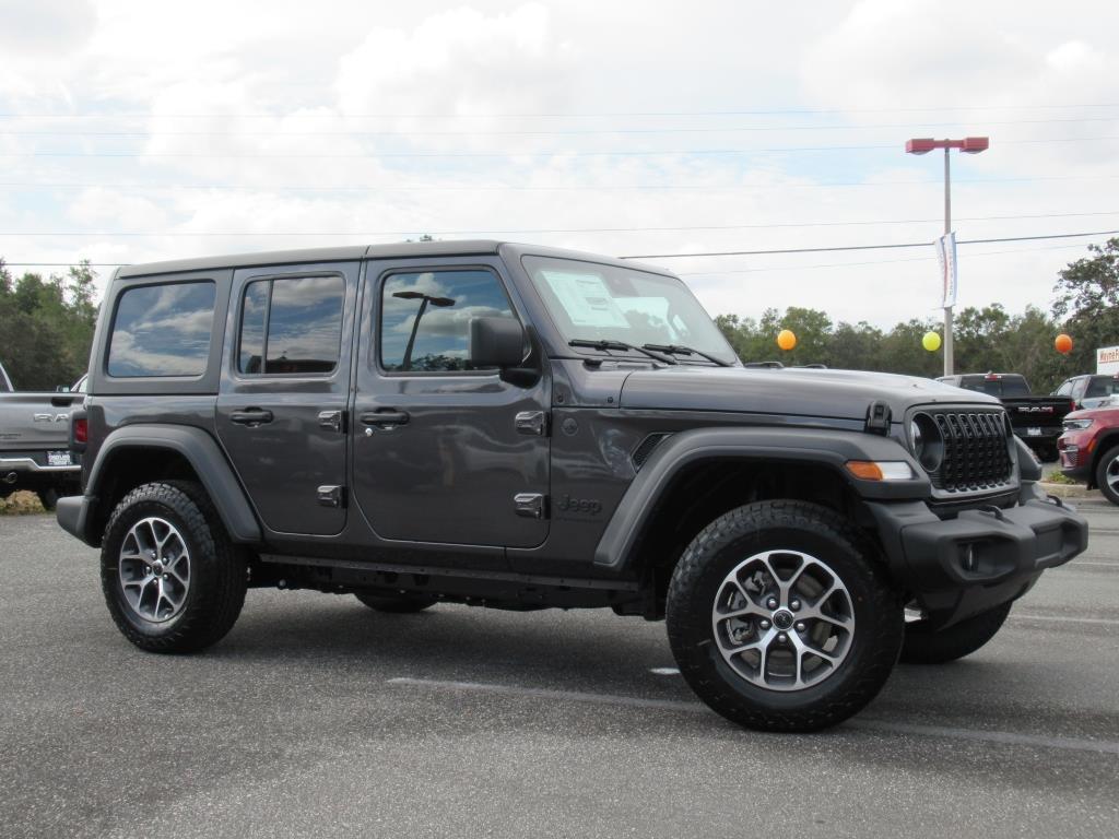 new 2025 Jeep Wrangler car, priced at $41,670