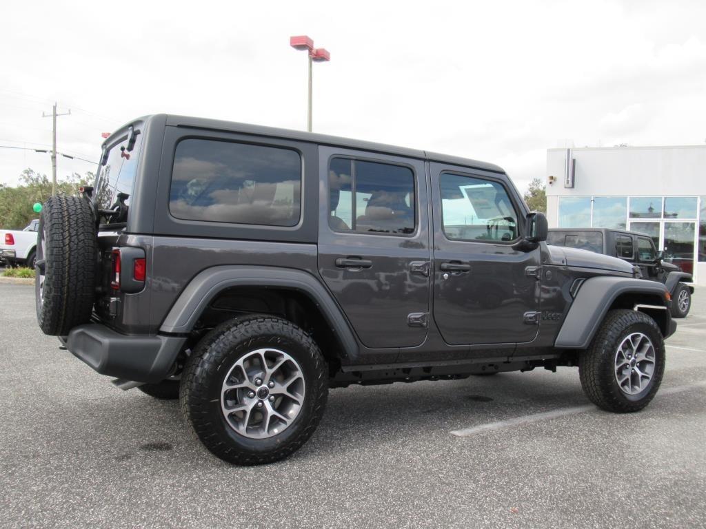 new 2025 Jeep Wrangler car, priced at $41,670