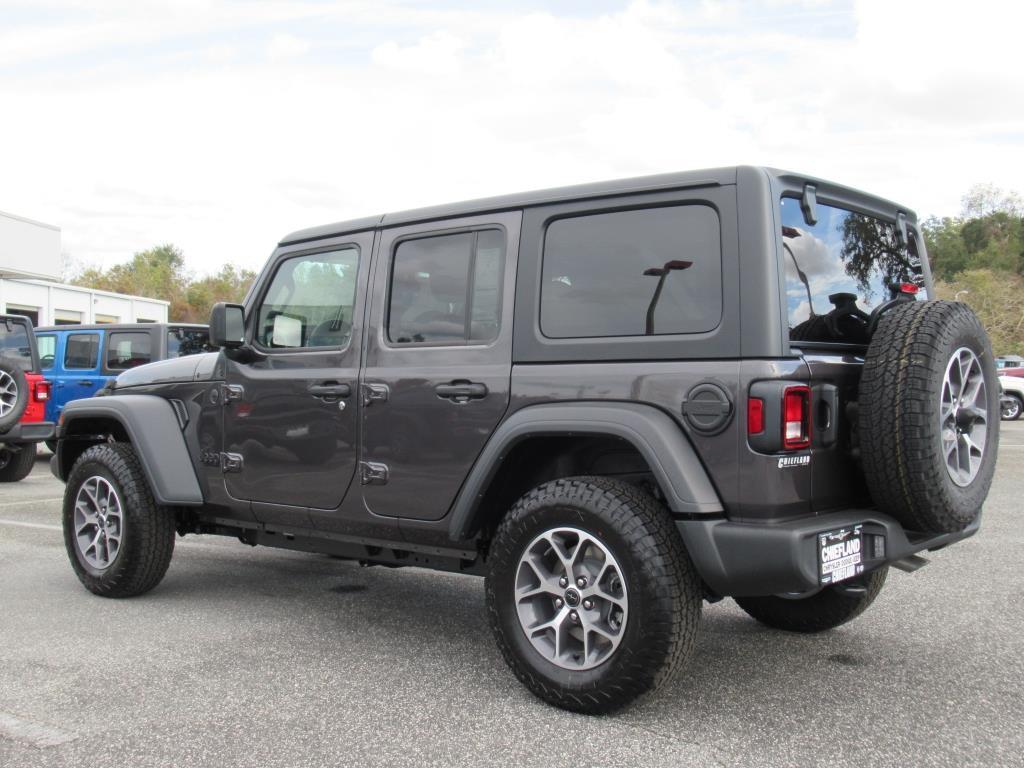 new 2025 Jeep Wrangler car, priced at $41,670