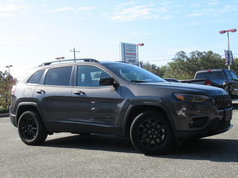 used 2023 Jeep Cherokee car, priced at $25,595