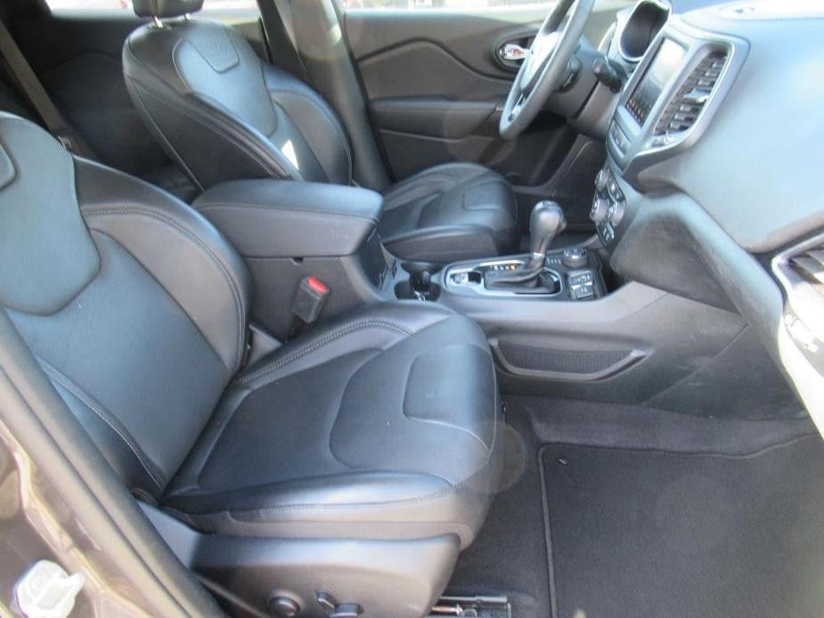 used 2023 Jeep Cherokee car, priced at $25,595