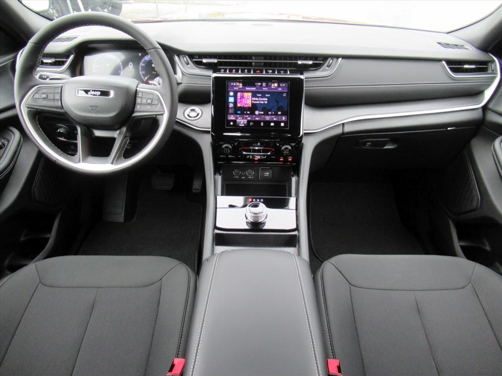 new 2025 Jeep Grand Cherokee L car, priced at $42,015