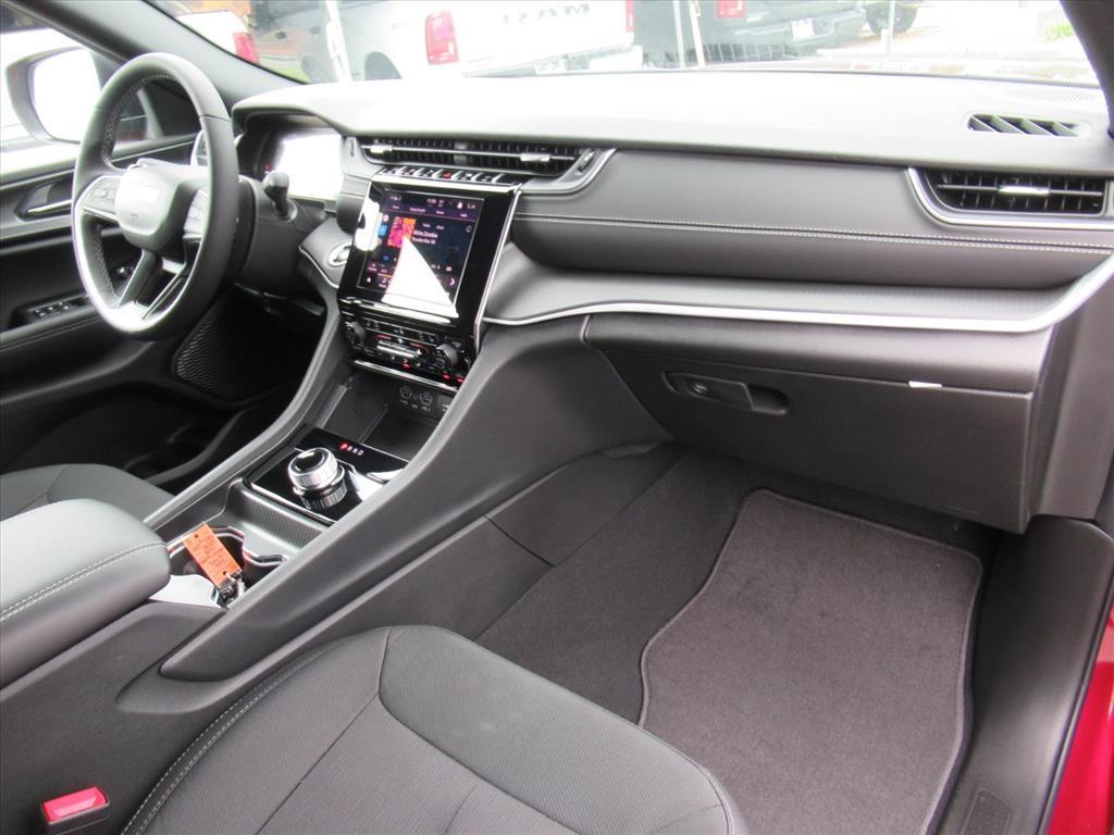 new 2025 Jeep Grand Cherokee L car, priced at $42,015