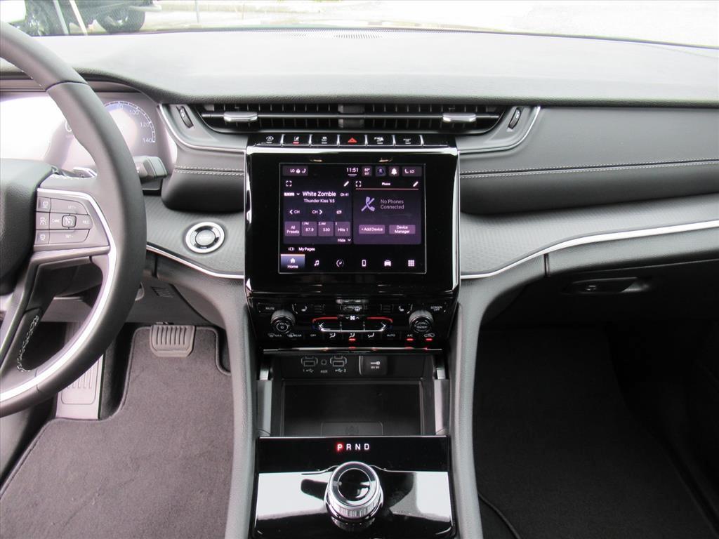 new 2025 Jeep Grand Cherokee L car, priced at $42,015