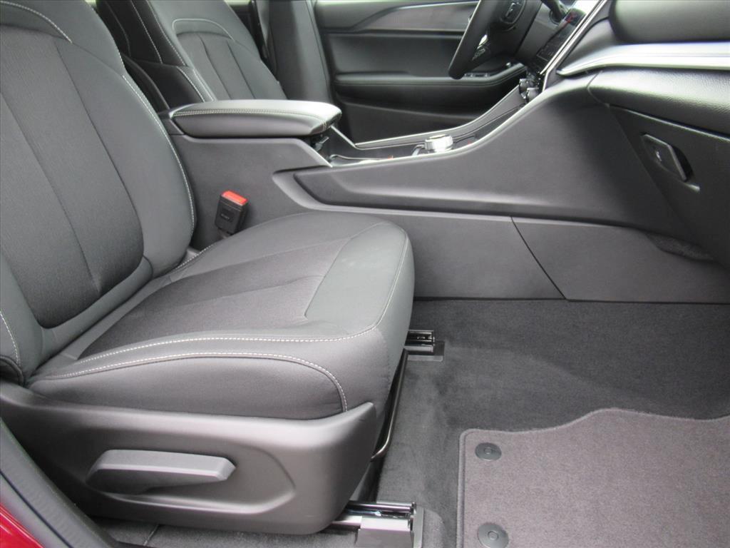 new 2025 Jeep Grand Cherokee L car, priced at $42,015