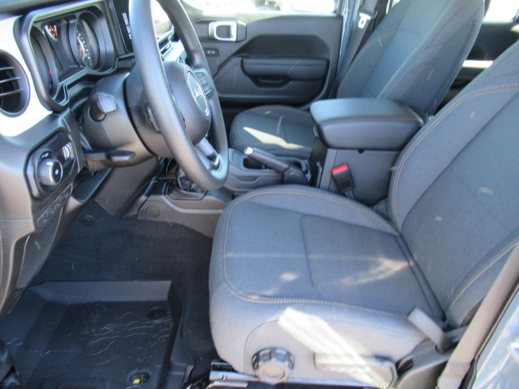 new 2025 Jeep Wrangler car, priced at $40,844