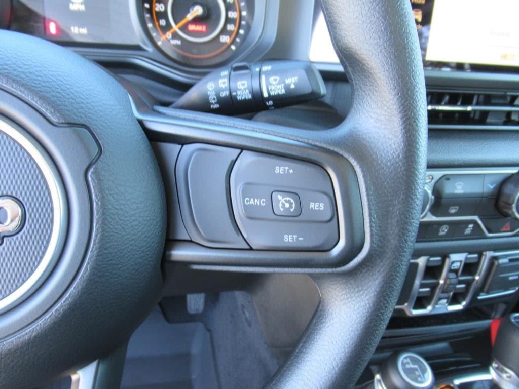 new 2025 Jeep Wrangler car, priced at $42,275