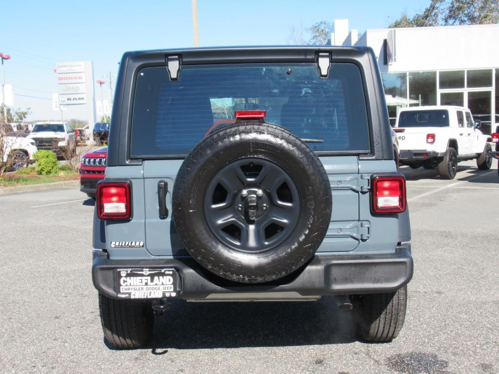 new 2025 Jeep Wrangler car, priced at $42,275