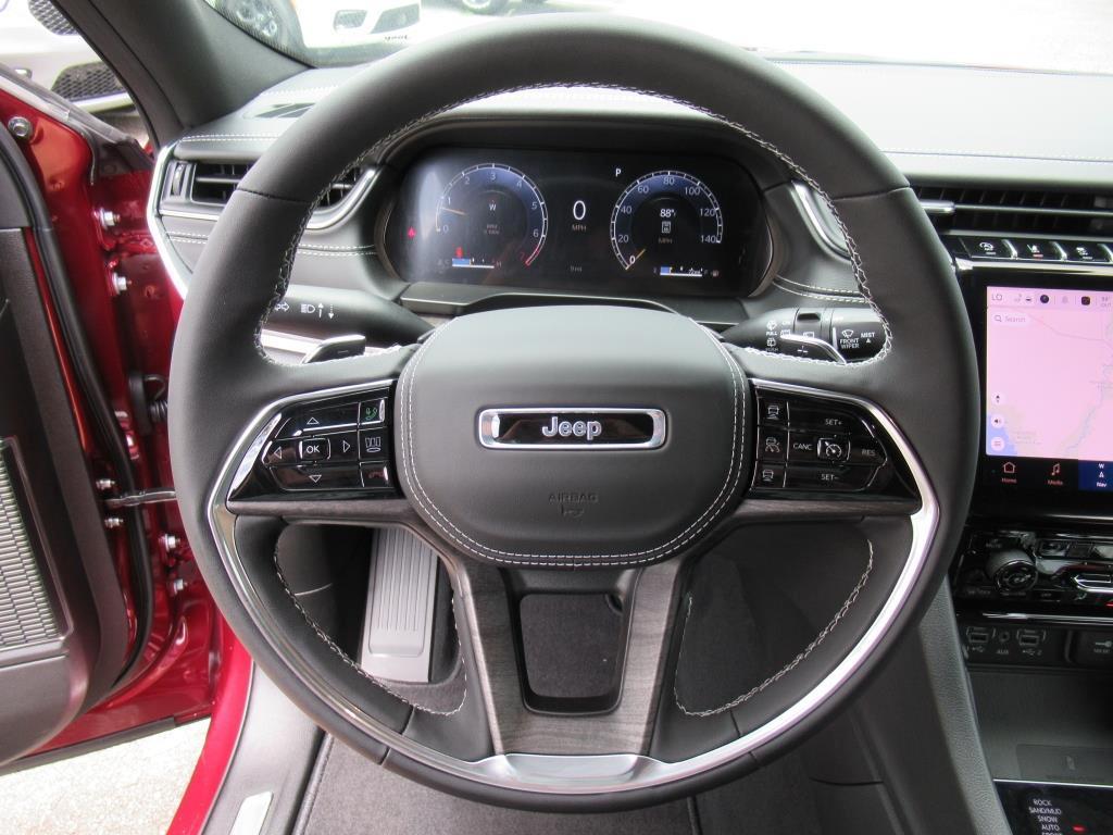 new 2025 Jeep Grand Cherokee car, priced at $55,346