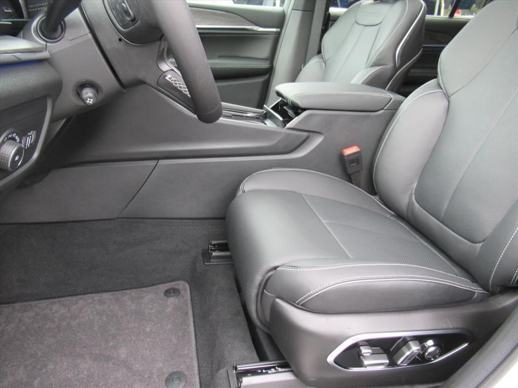 new 2025 Jeep Grand Cherokee L car, priced at $54,417