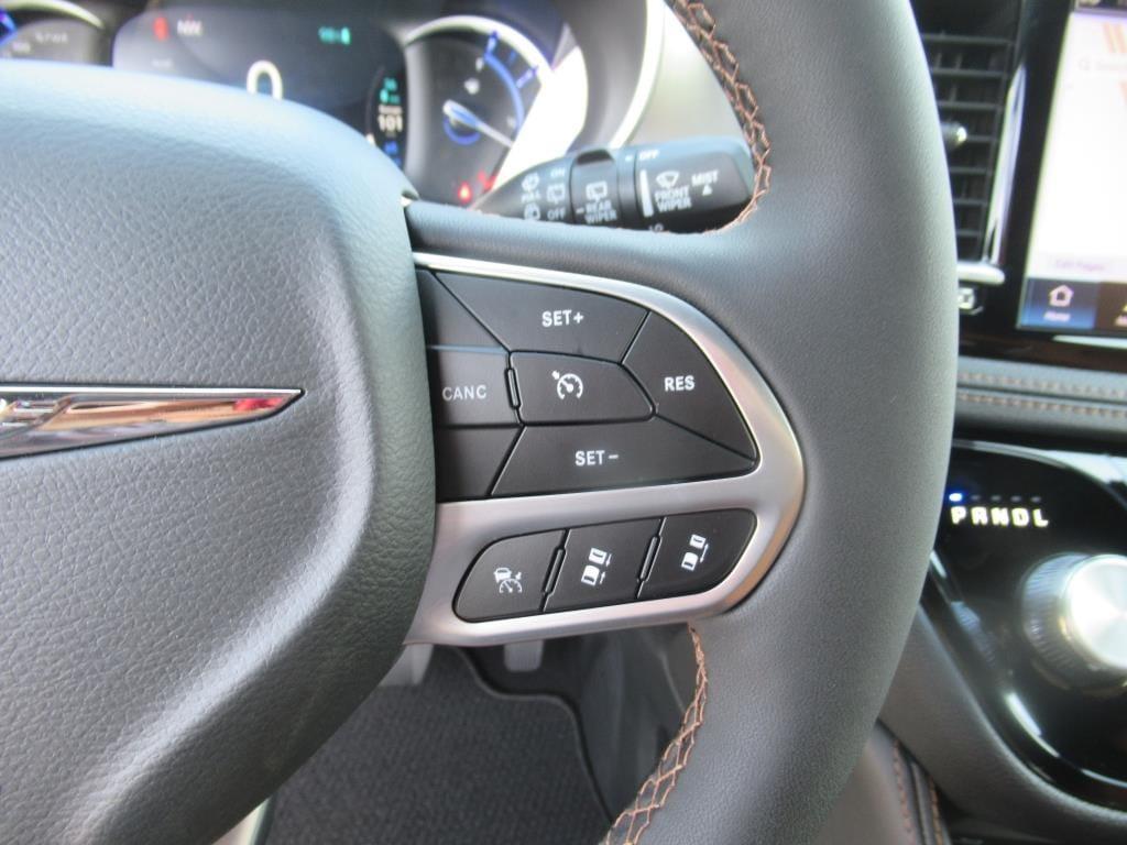 new 2025 Chrysler Pacifica Hybrid car, priced at $54,541