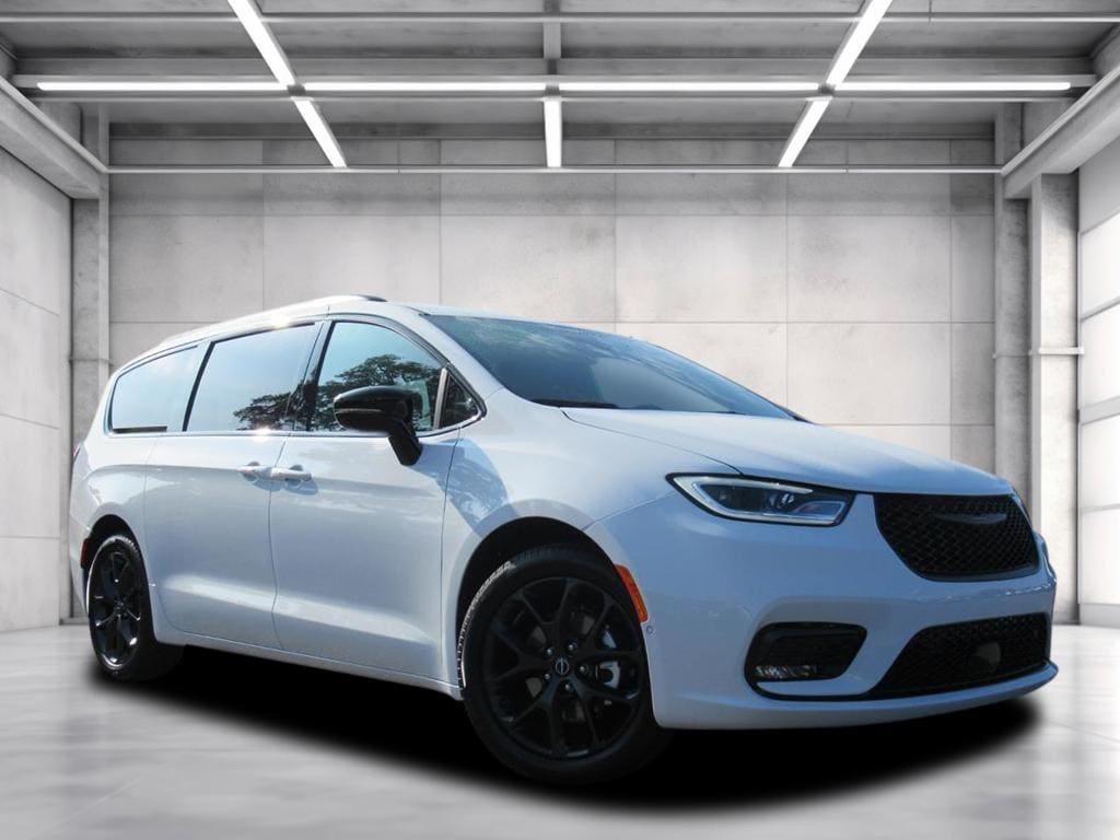 new 2026 Chrysler Pacifica car, priced at $40,665