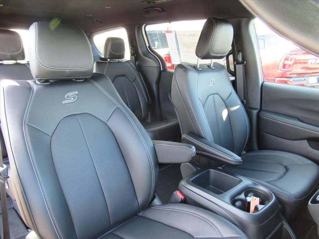 new 2026 Chrysler Pacifica car, priced at $40,665